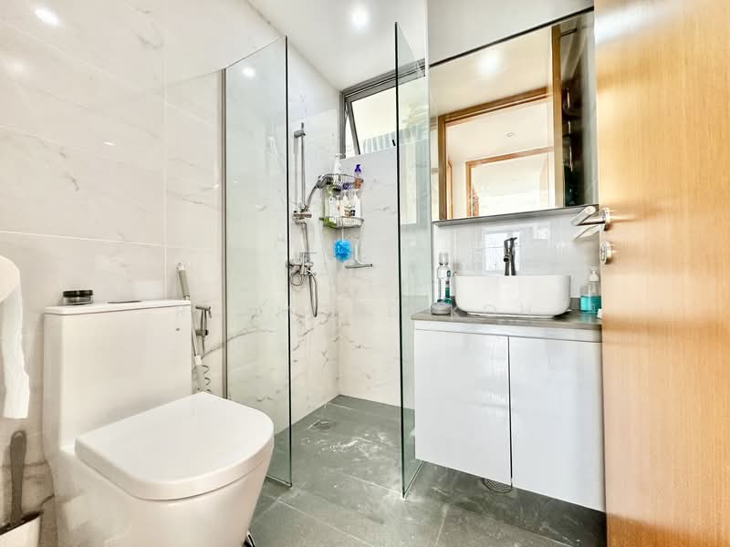 Beacon Heights, 8 Mar Thoma Road, 2 Bedrooms, 926 sqft, Condominium For Rent, by Raymond Koh, 500064571 - Common Bath - PropertyGuru.com.sg