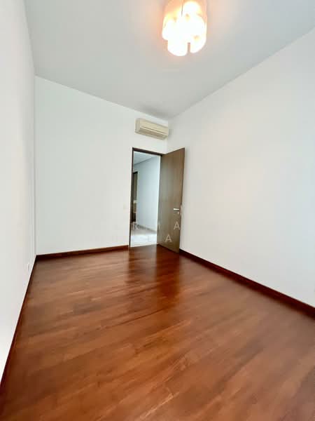 Duchess Residences Condominium For Sale at S$ 3,800,000 | PropertyGuru Singapore - Bedroom