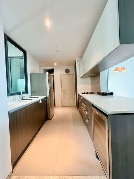 Duchess Residences Condominium For Sale at S$ 3,800,000 | PropertyGuru Singapore - Kitchen