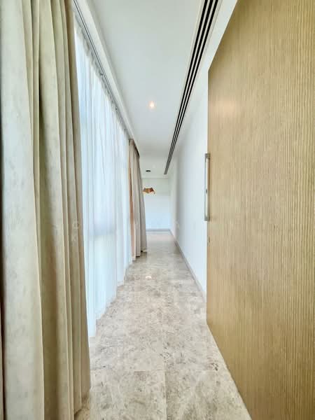 Duchess Residences Condominium For Sale at S$ 3,800,000 | PropertyGuru Singapore - Corridor