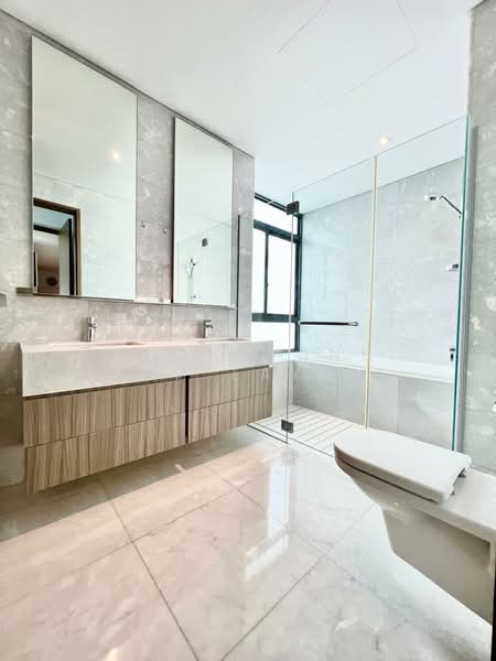 Duchess Residences Condominium For Sale at S$ 3,800,000 | PropertyGuru Singapore - Bathroom