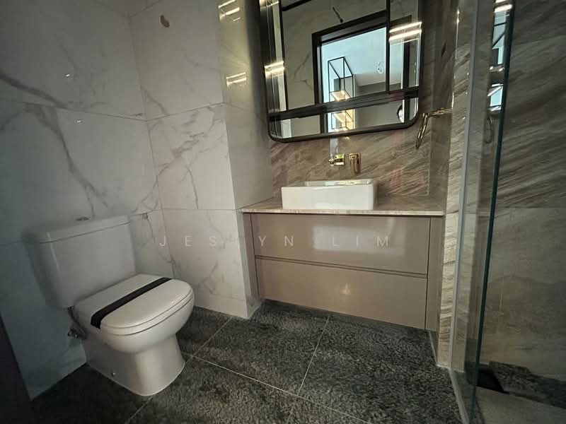 Perfect Ten, 323 Bukit Timah Road, 2 Bedrooms, 786 sqft, Condominium For Rent, by Jeslyn Lim, 500064593 - Bathroom - PropertyGuru.com.sg