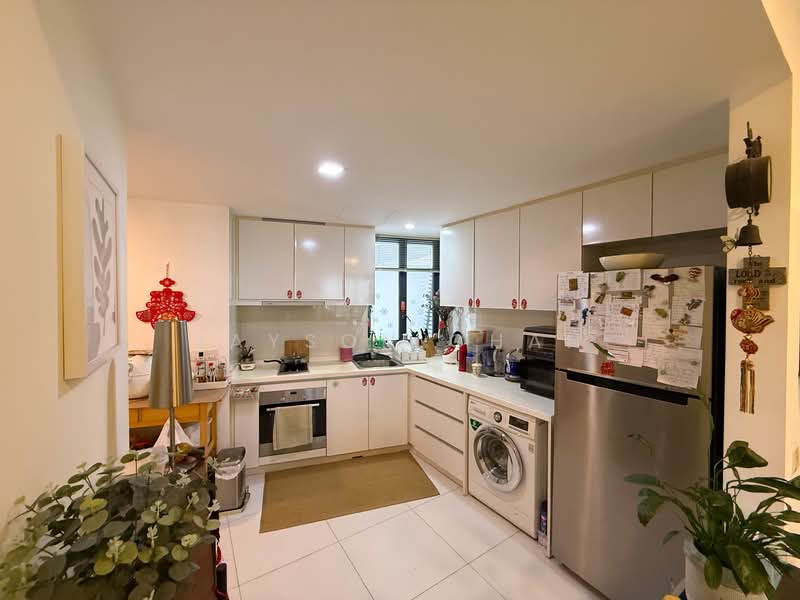 d'Leedon (Former Farrer Court) Condominium For Sale at S$ 1,900,000 | PropertyGuru Singapore - Kitchen