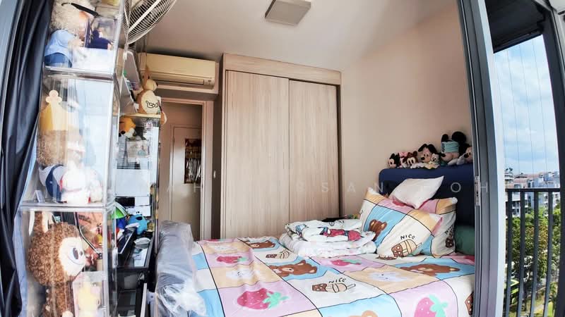 748A Bedok Reservoir Crescent HDB Flat For Sale at S$ 1,300,000 | PropertyGuru Singapore - Bedroom