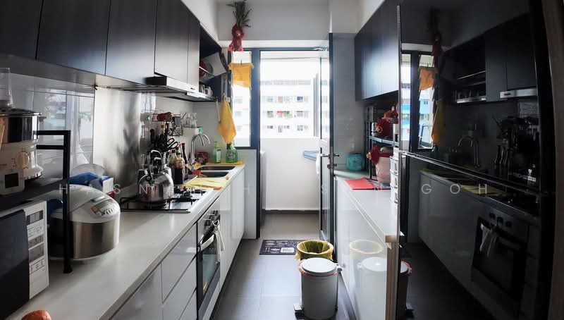 748A Bedok Reservoir Crescent HDB Flat For Sale at S$ 1,300,000 | PropertyGuru Singapore - Kitchen