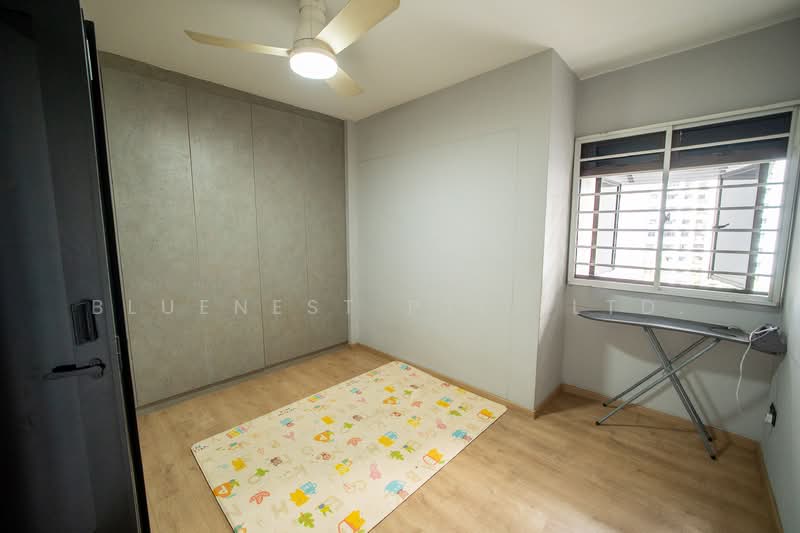656A Jurong West Street 61 HDB Flat For Sale at S$ 840,000 | PropertyGuru Singapore - Bedroom