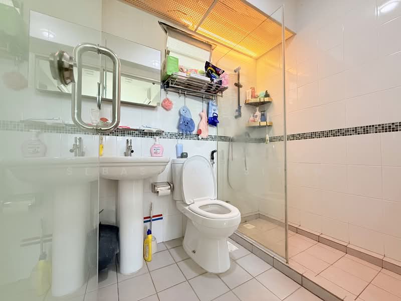 317C Yishun Avenue 9 HDB Flat For Sale at S$ 640,000 | PropertyGuru Singapore - Bathroom