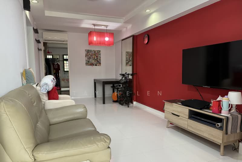 21 Hougang Avenue 3 HDB Flat For Sale at S$ 438,000 | PropertyGuru Singapore - Living Room