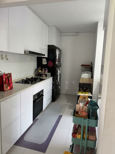 351 Yishun Avenue 11 HDB Flat For Sale at S$ 1,000,000 | PropertyGuru Singapore - Kitchen