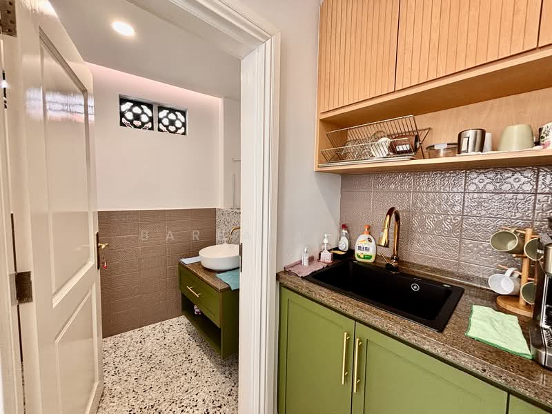⭐️Tras Street | Tanjong Pagar | Duxton Road⭐️, Tras Street | Tanjong Pagar | Duxton Road, 1,200 sqft, Office For Rent, by Barbara Lee, 500064643 - Bathroom - CommercialGuru.com.sg