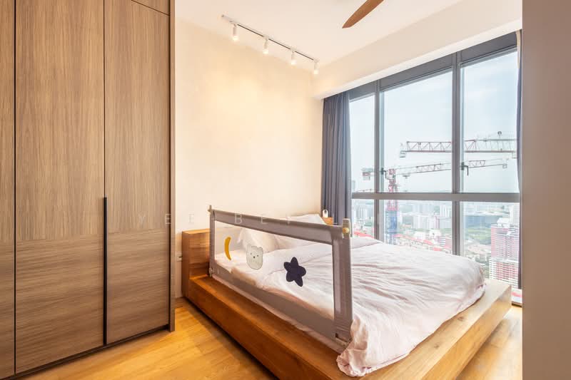 Echelon Condominium For Sale at S$ 2,400,000 | PropertyGuru Singapore - Master Bedroom