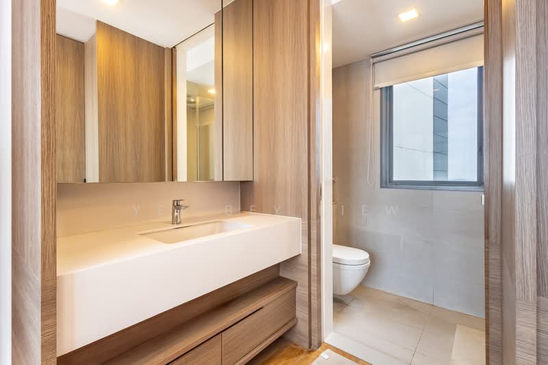 Echelon Condominium For Sale at S$ 2,400,000 | PropertyGuru Singapore - Bathroom
