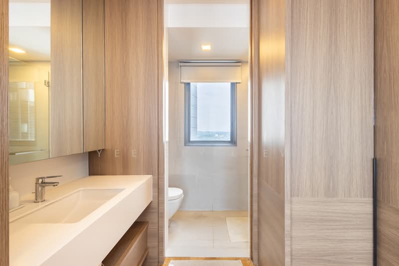 Echelon Condominium For Sale at S$ 2,400,000 | PropertyGuru Singapore - Bathroom