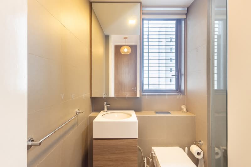 Echelon Condominium For Sale at S$ 2,400,000 | PropertyGuru Singapore - Bathroom