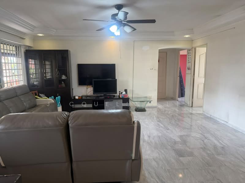 131 Clarence Lane, 131 Clarence Lane, 4 Bedrooms, 1,310 sqft, HDB Flat For Sale, by Jacqueline Lee, 500064650 - Living Room - PropertyGuru.com.sg