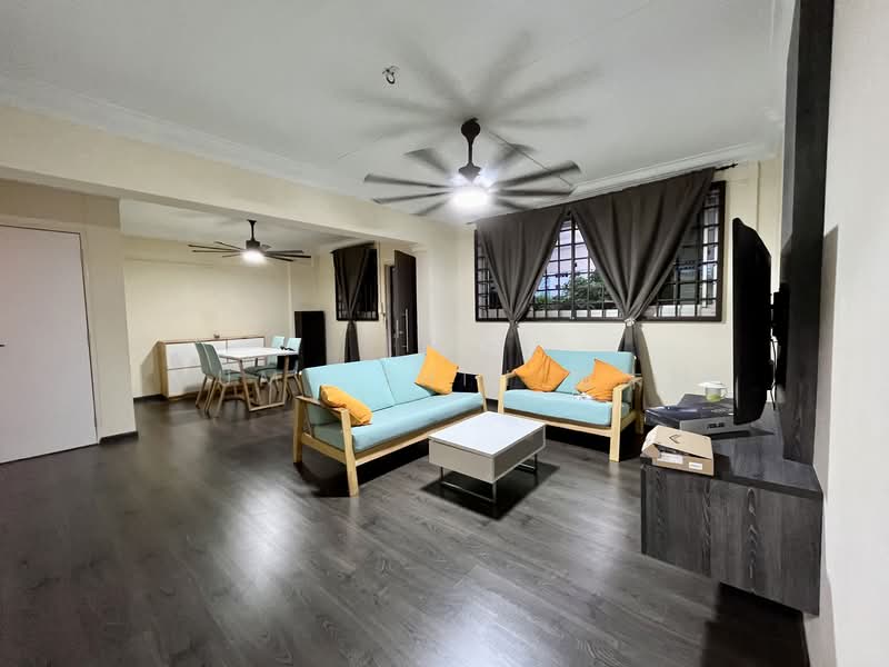 826 Jurong West Street 81, 826 Jurong West Street 81, 3 Bedrooms, 1,001 sqft, HDB Flat For Sale, by Mumu Shih 施沐融, 500064654 - Living Room - PropertyGuru.com.sg