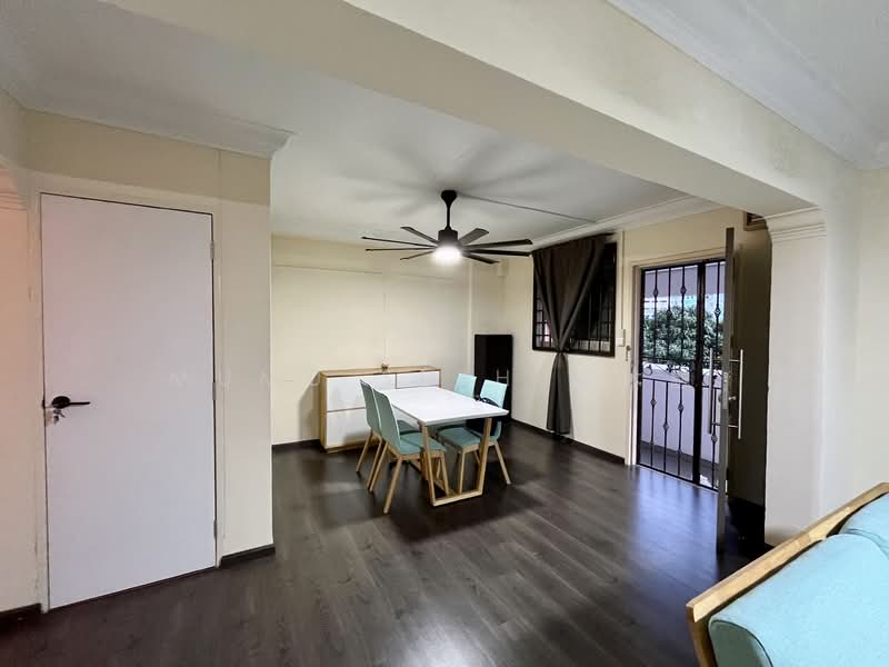 826 Jurong West Street 81, 826 Jurong West Street 81, 3 Bedrooms, 1,001 sqft, HDB Flat For Sale, by Mumu Shih 施沐融, 500064654 - Living Room - PropertyGuru.com.sg
