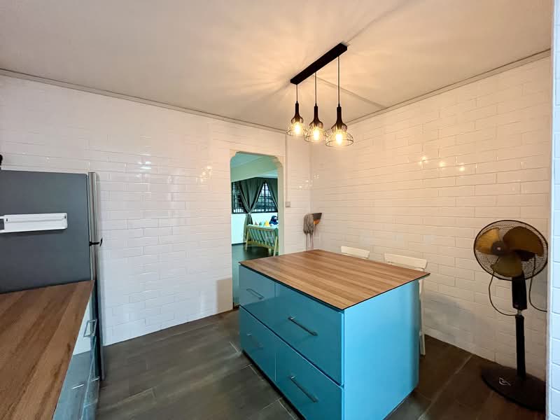 826 Jurong West Street 81, 826 Jurong West Street 81, 3 Bedrooms, 1,001 sqft, HDB Flat For Sale, by Mumu Shih 施沐融, 500064654 - Kitchen - PropertyGuru.com.sg