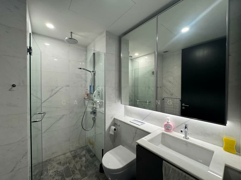 Midtown Bay Condominium For Sale at S$ 1,500,000 | PropertyGuru Singapore - Bathroom