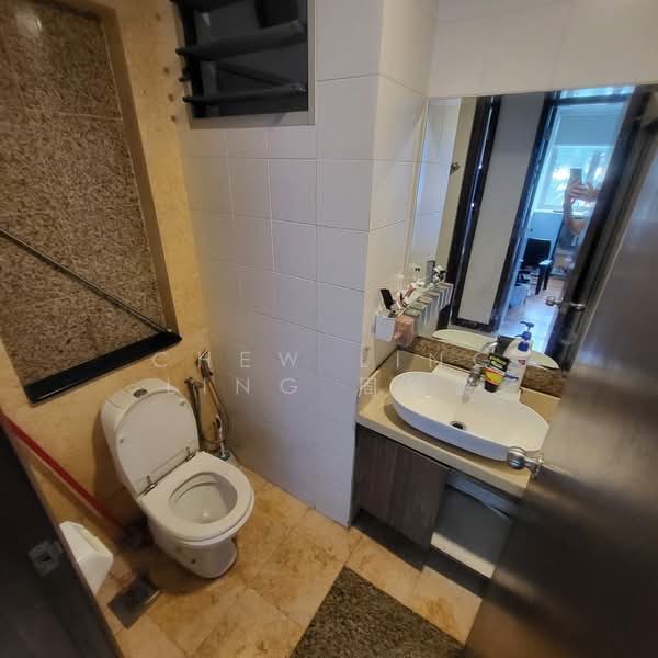 Rosewood Condominium For Sale at S$ 1,290,000 | PropertyGuru Singapore - Bathroom