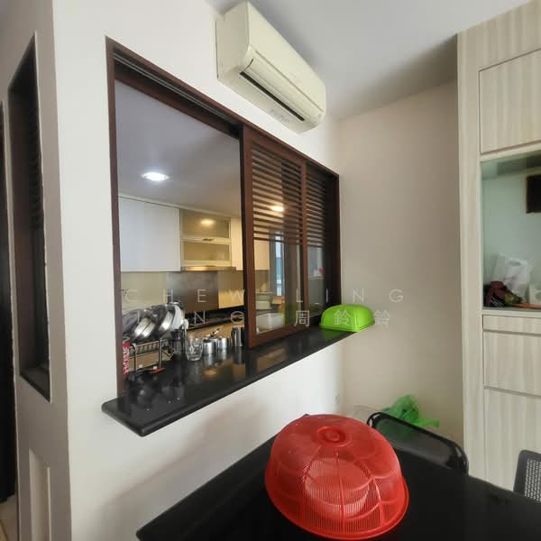 Rosewood Condominium For Sale at S$ 1,290,000 | PropertyGuru Singapore - Kitchen