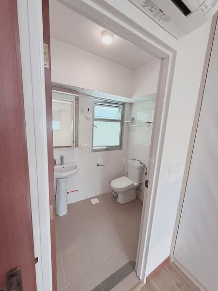 129B Canberra Street HDB Flat For Sale at S$ 598,888 | PropertyGuru Singapore - Bathroom