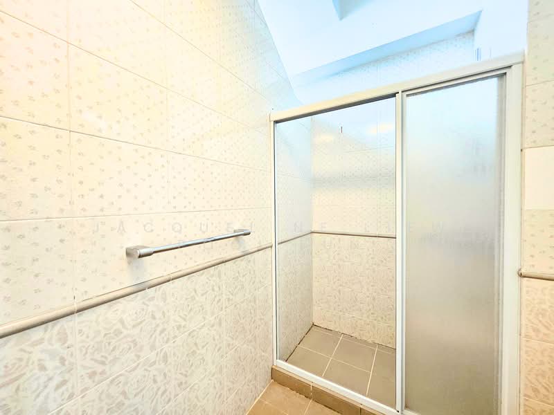 Chancery Grove, 25 Chancery Lane, 4 Bedrooms, 2,013 sqft, Cluster House For Rent, by Jacqueline Liew Pooi Fun, 500064705 - Bathroom - PropertyGuru.com.sg