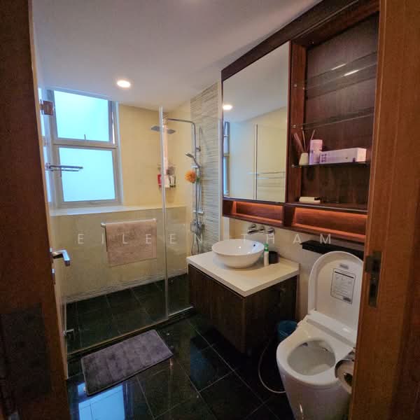 Cairnhill Crest, 8 Cairnhill Circle, 2 Bedrooms, 1,206 sqft, Condominium For Rent, by Eileen Tham, 500064718 - Bathroom - PropertyGuru.com.sg