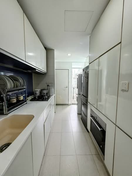 The Cascadia, 923 Bukit Timah Road, 3 Bedrooms, 1,216 sqft, Condominium For Rent, by Siew Lee Lim, 500064721 - Kitchen - PropertyGuru.com.sg