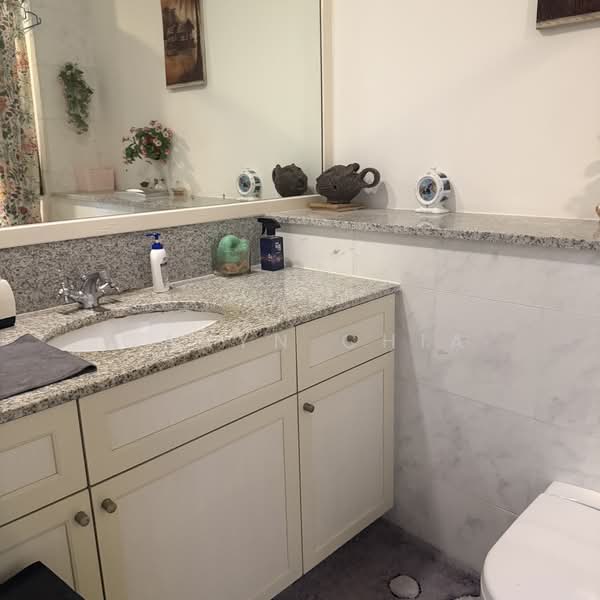 The Springside, Springside Walk, 6 Bedrooms, 3,488 sqft, Terraced House For Rent, by Caryn Chia, 500064722 - Bathroom - PropertyGuru.com.sg