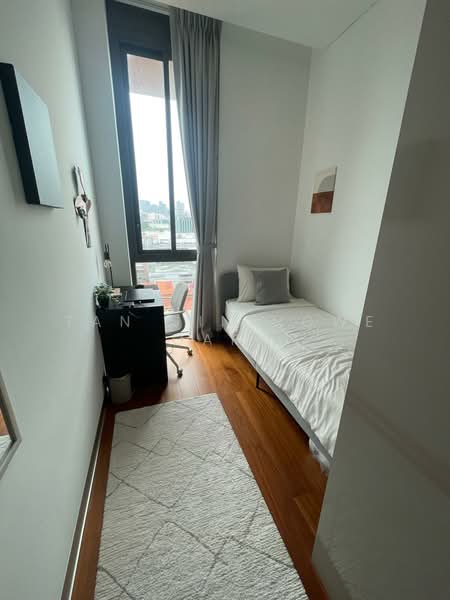 8 Hullet, 8 Hullet Road, 2 Bedrooms, 667 sqft, Condominium For Rent, by Tan Sin Howe Gary, 500064726 - Fitted Common Bedroom - PropertyGuru.com.sg