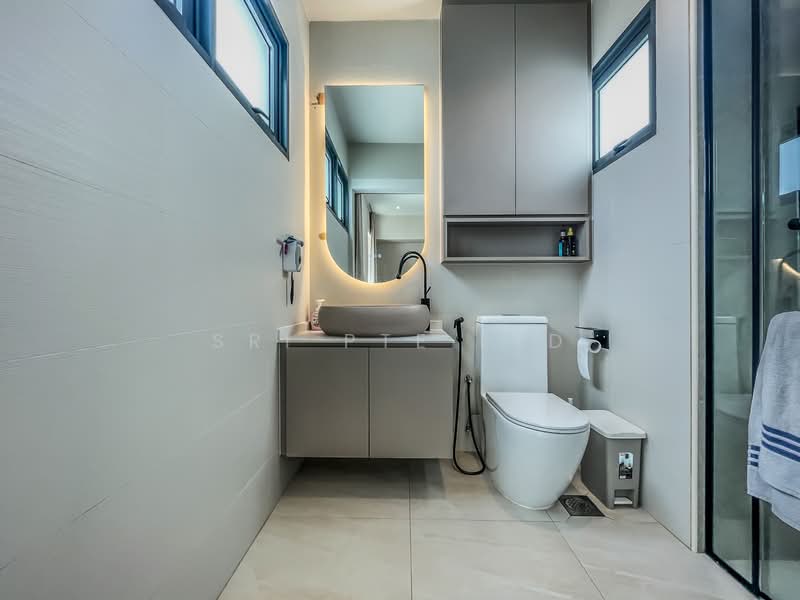 ⭐ Freehold 3-Bedder Penthouse for Sale, Minutes Walk to MRT! ⭐ Apartment For Sale at S$ 1,880,000 | PropertyGuru Singapore - Bathroom