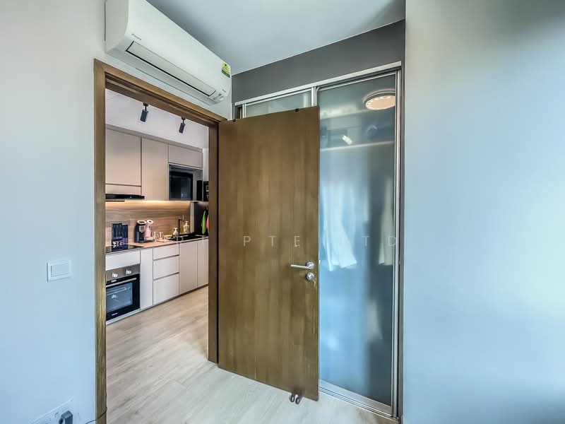 ⭐ Freehold 3-Bedder Penthouse for Sale, Minutes Walk to MRT! ⭐ Apartment For Sale at S$ 1,880,000 | PropertyGuru Singapore - Kitchen