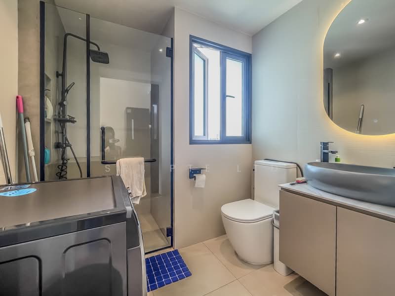 ⭐ Freehold 3-Bedder Penthouse for Sale, Minutes Walk to MRT! ⭐ Apartment For Sale at S$ 1,880,000 | PropertyGuru Singapore - Bathroom