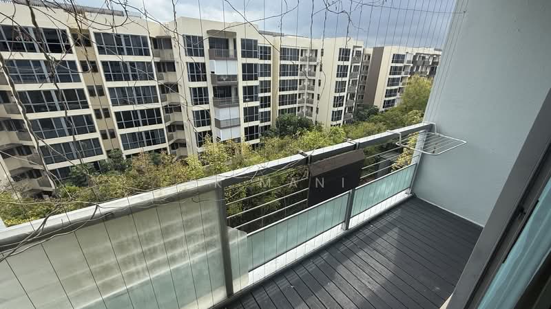 Ferraria Park Condo, 8 Flora Drive, 3 Bedrooms, 1,216 sqft, Condominium For Rent, by Sk Mani, 500064730 - Balcony - PropertyGuru.com.sg