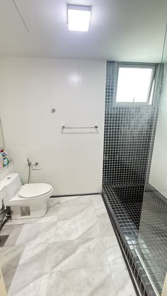 Ferraria Park Condo, 8 Flora Drive, 3 Bedrooms, 1,216 sqft, Condominium For Rent, by Sk Mani, 500064730 - Bathroom - PropertyGuru.com.sg