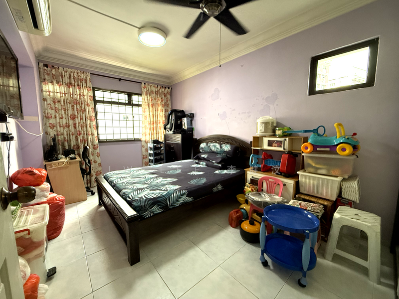943 Hougang Street 92 HDB Flat For Sale at S$ 788,000 | PropertyGuru Singapore - Bedroom