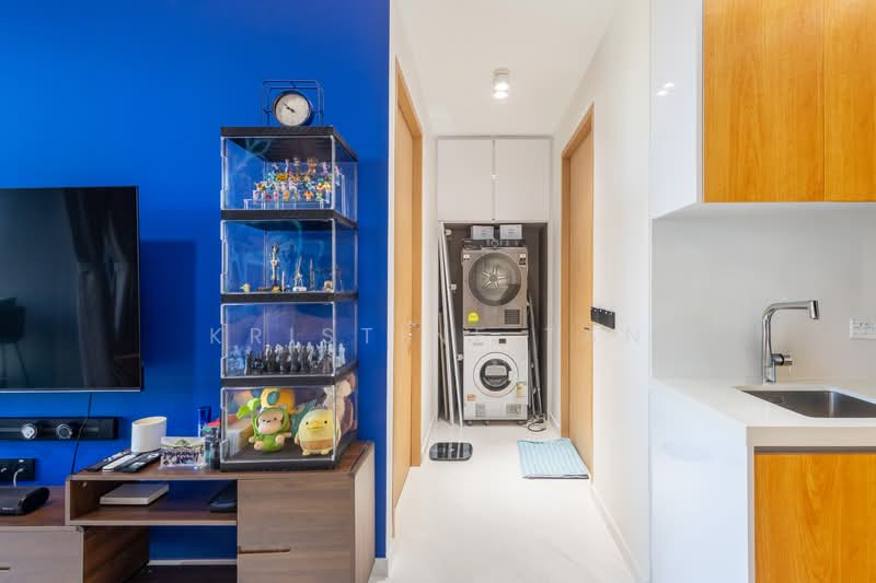 Freehold 1Bed Corner Unit, Almost Brandnew! Condominium For Sale at S$ 1,380,000 | PropertyGuru Singapore - Interior