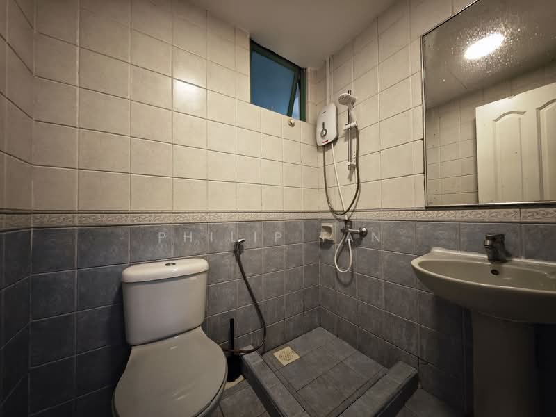 The Sunny Spring, 50 Lorong 40 Geylang, Room Rental, 130 sqft, Apartment For Rent, by Philip Tan, 500064751 - Common Bathroom - PropertyGuru.com.sg