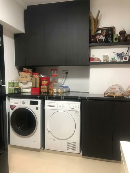 404B Fernvale Lane HDB Flat For Sale at S$ 695,000 | PropertyGuru Singapore - Kitchen