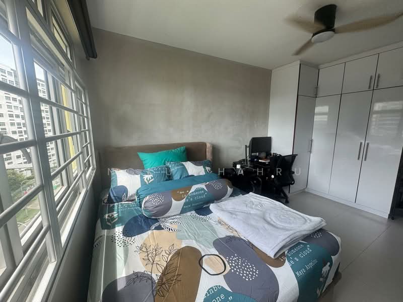 453 Yishun Street 41 HDB Flat For Sale at S$ 600,000 | PropertyGuru Singapore - Bedroom
