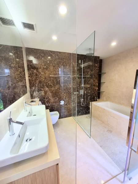 Greenwood Mews, 271 Greenwood Avenue, 5 Bedrooms, 3,165 sqft, Cluster House For Rent, by Jacqueline Liew Pooi Fun, 500064764 - Bathroom - PropertyGuru.com.sg