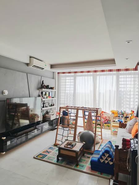 The Lakeshore, 31 Jurong West Street 41, 3 Bedrooms, 1,184 sqft, Condominium For Rent, by Joseph Goh, 500064765 - Living Room - PropertyGuru.com.sg