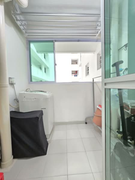 315C Yishun Greenwalk, 315C Yishun Avenue 9, 3 Bedrooms, 990 sqft, HDB Flat For Sale, by Adrian Chua, 500064772 - Yard area - PropertyGuru.com.sg