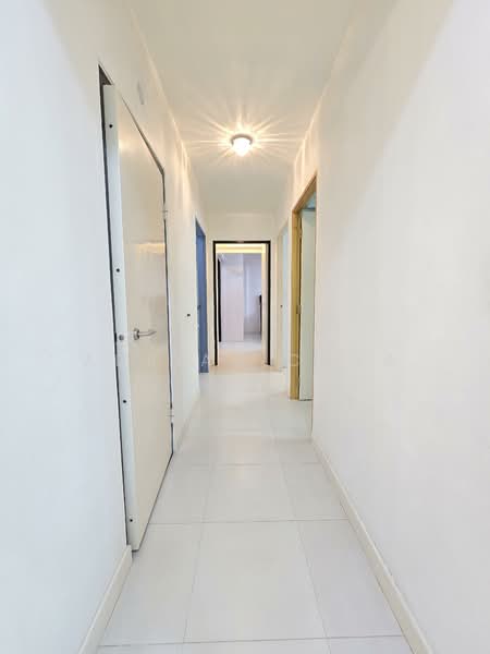 315C Yishun Greenwalk, 315C Yishun Avenue 9, 3 Bedrooms, 990 sqft, HDB Flat For Sale, by Adrian Chua, 500064772 - Corridor - PropertyGuru.com.sg