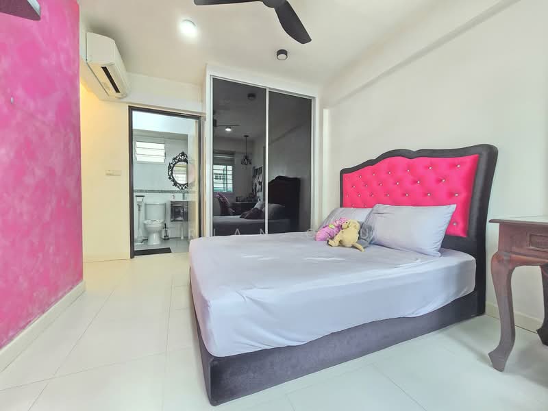 315C Yishun Greenwalk, 315C Yishun Avenue 9, 3 Bedrooms, 990 sqft, HDB Flat For Sale, by Adrian Chua, 500064772 - Master bedroom - PropertyGuru.com.sg