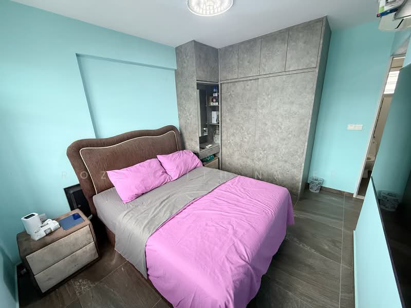 672D Edgefield Plains HDB Flat For Sale at S$ 629,999 | PropertyGuru Singapore - Bedroom