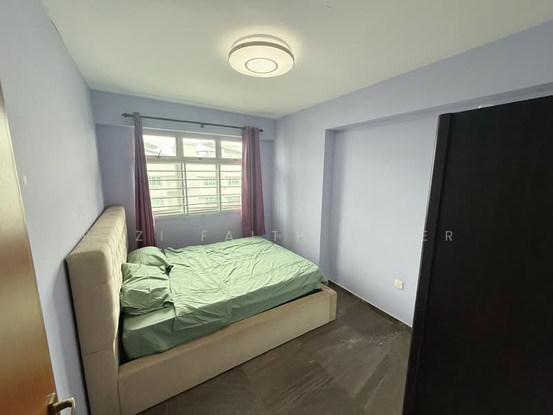 672D Edgefield Plains HDB Flat For Sale at S$ 629,999 | PropertyGuru Singapore - Bedroom