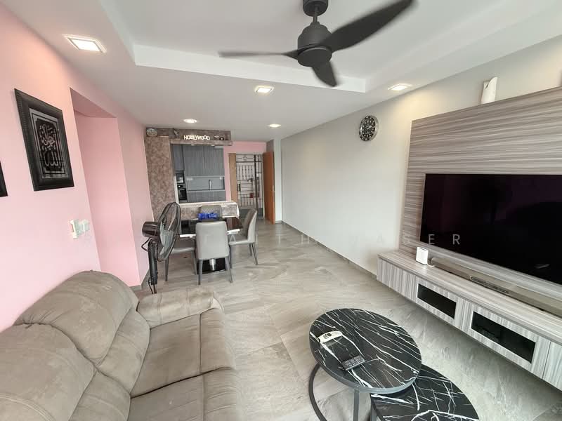 672D Edgefield Plains HDB Flat For Sale at S$ 629,999 | PropertyGuru Singapore - Living Room