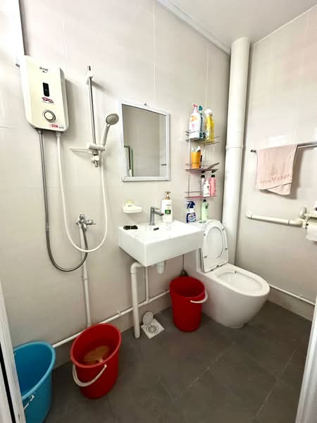 428 Pasir Ris Drive 6 HDB Flat For Sale at S$ 735,000 | PropertyGuru Singapore - Bathroom